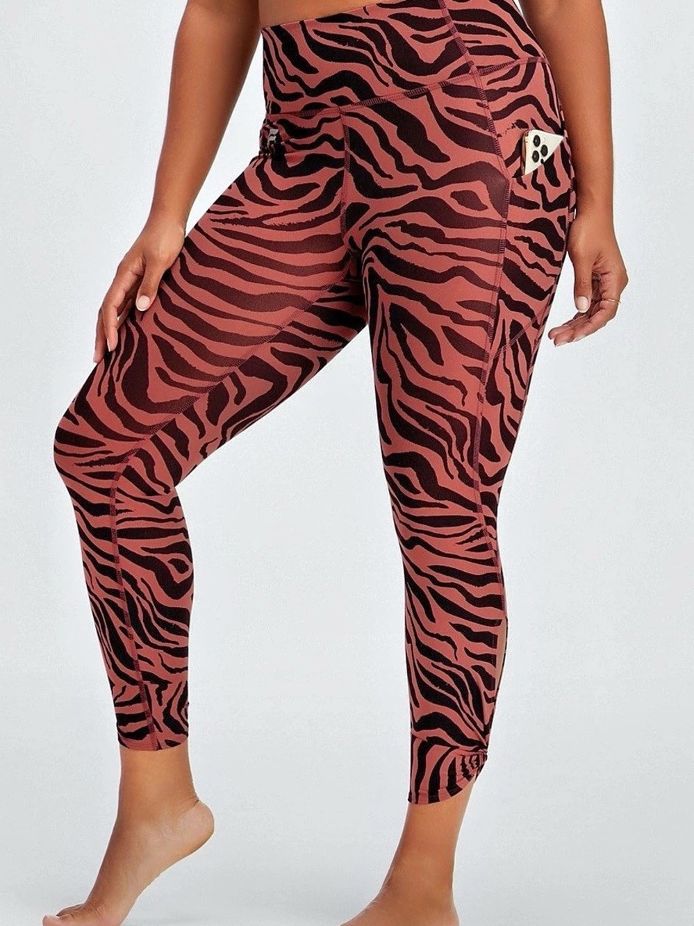 Fabletics || NWT Oasis Twist 7/8 (S) - Mahogany Zebra Stroke